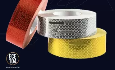 Cinta reflectante V 23 amarilla continua Oralite VC 104 por metros homologada para camiones y vehículos de grandes dimensiones.