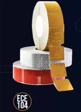 Cinta reflectante V 23 Amarilla segmentada corta Oralite VC 104 por metros homologada para camiones y vehículos de grandes dimensiones.